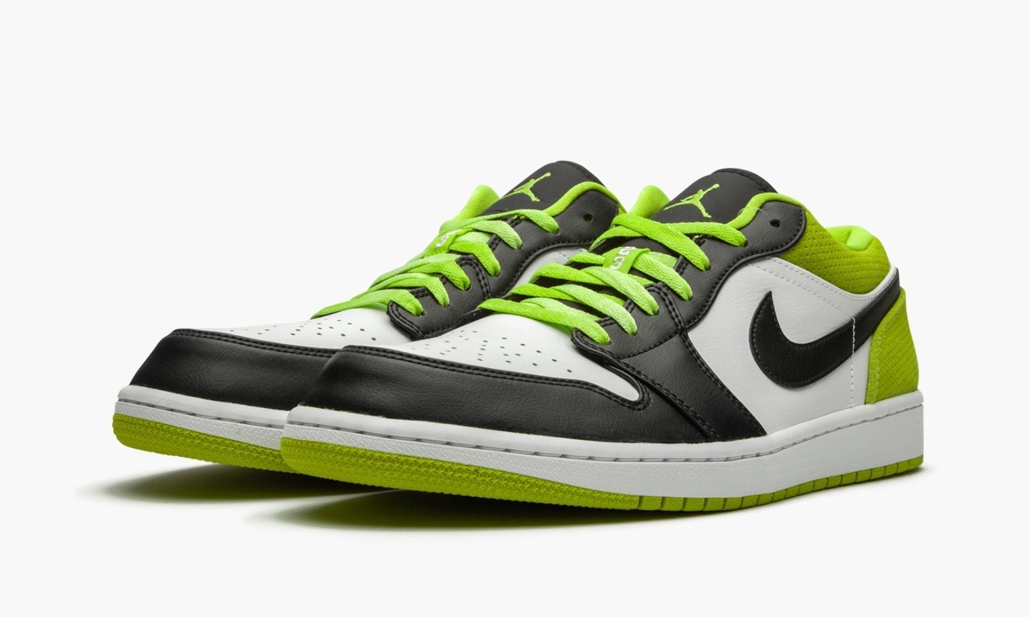 Jordan 1 Low “Black Cyber”